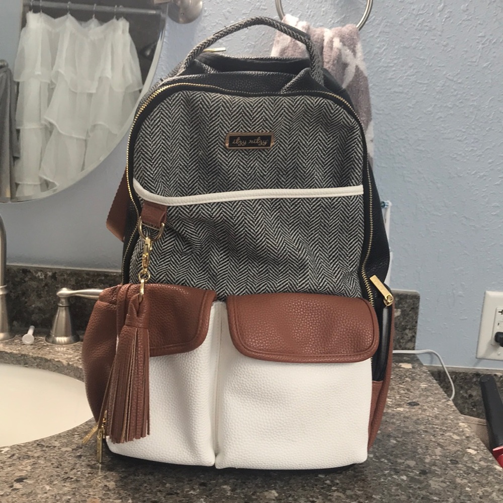Itzy Ritzy Mom Boss Diaper Bag 🌟